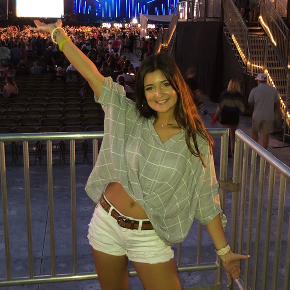 Meet your Posher, Isabella - Picture 1 of 1